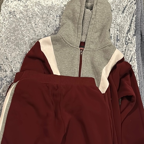 BAMBOO Other - Maroon, white, and grey sweat set